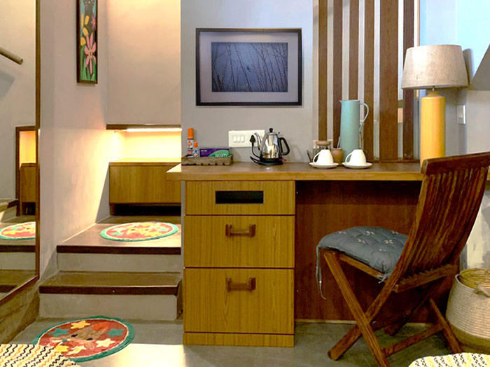 salmanjori-redroof-cottage